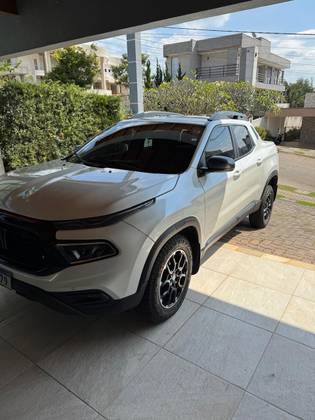 FIAT TORO 2.0 16V TURBO DIESEL ULTRA 4WD AT9 FIAT TORO 2.0 16V TURBO DIESEL ULTRA 4WD AT9
